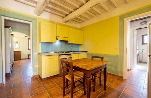 Capalbio House | Farmhouse "Rosaspina - Appartamento 1" with Shared Garden & Shared Pool