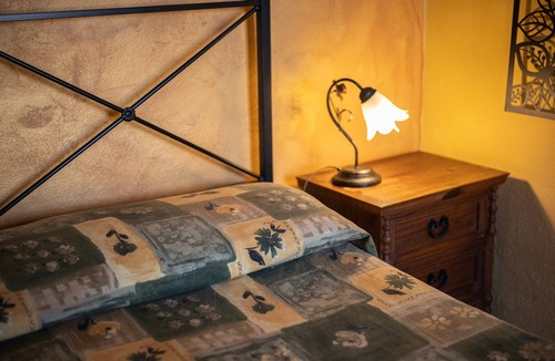 Pitigliano House | Farmhouse "Sasso Bianco" with Shared Pool, Private Terrace & Wi-Fi