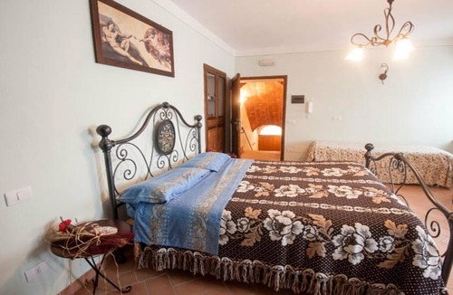 Ranciano House | Farmhouse surrounded by the countryside of Umbria, panoramic view of Lake Trasimeno
