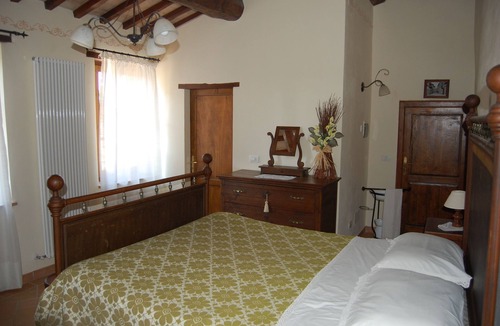 Ranciano House | Farmhouse surrounded by the countryside of Umbria, panoramic view of Lake Trasimeno