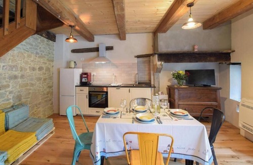 Pieve di Chio House | Farmhouse with mountain views hot tub