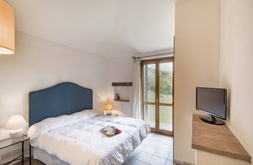 Doglio House | Fattoria di Vibio, Majestic farmhouse nestled in nature with pool and SPA