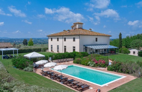 Le Piazze House | Ferienvilla 'Michelangelo' mit privatem Pool by Interhome