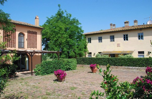 Castelfiorentino Apartment | Fico – Rustic Tuscan Apartment on the Ground Floor with Patio and Pool, 2 Bedrooms