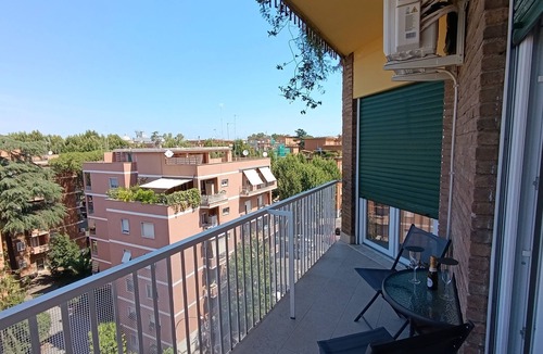 Ostiense Apartment | Finely renovated Skyline apartment adjacent to Garbatella Park
