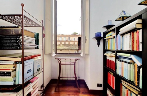 Rione IV Campo Marzio Apartment | Flatinrome Spagna Spanish Steps