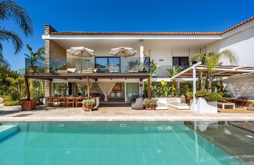 Depressa Villa | Flora Jungle Retreat by Perle di Puglia
