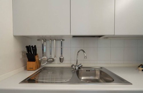 Castello Apartment | Garden Apartment - sleeps 2 guests in 1 bedroom