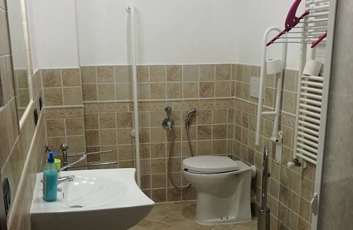Fratta Apartment | Gardenia Bedroom Kitchen bathroom 4 Pax