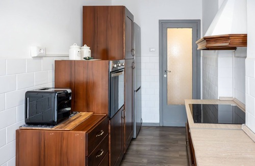 Cinecitta Apartment | Gentile's House: Spacious and Bright apartment near Metro Line A