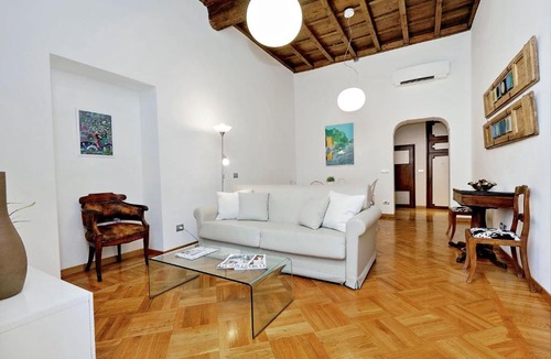 Rione VII Regola Apartment | Giulia Charme - My Extra Home