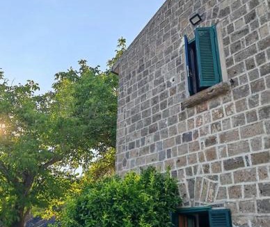Pozzovetere House | Gli Ulivi del Nonno - Casale immerso nel verde a pochi chilometri dalla Reggia -
