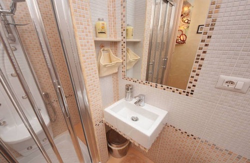 Cinecitta Apartment | Gold Room Bed and Breakfast Rome