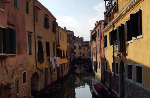 Cannaregio Apartment | gondola show