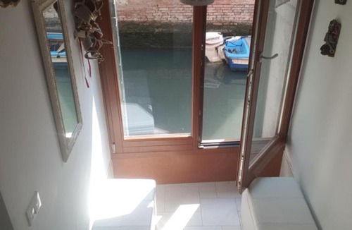 Cannaregio Apartment | gondola show
