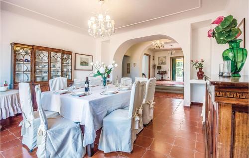 Zona LIV La Giustiniana House | Gorgeous Home In Roma With Private Swimming Pool, Can Be Inside Or Outside