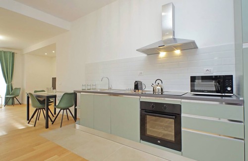 Quartiere XIII Aurelio Apartment | Graceful Apartment near St.Peter - METRO at mt 100