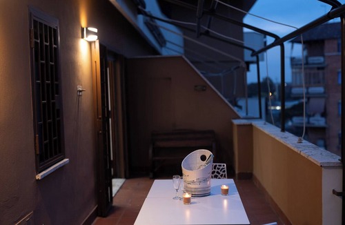 Tuscolano Apartment | Graffiti Sweet Home:the perfect place for those who want a comfortable stay