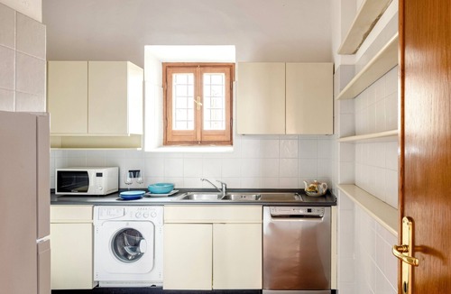 Rione VIII Sant'Eustachio Apartment | Grand Roman Apartment Beside the Pantheon