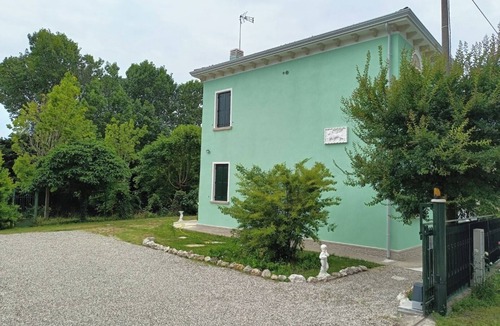 Oriago House | Green cottage