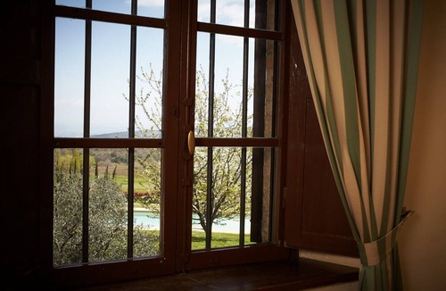 Gambassi Terme Apartment | Guarda - Spacious Apartment with Fireplace and Panoramic View