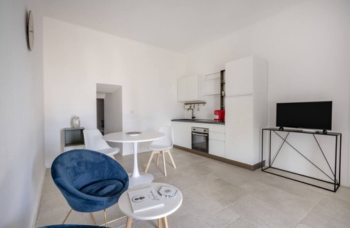 Selva di Fasano Apartment | GuestHost Borgo Lucia with pool - Trullo Dottato