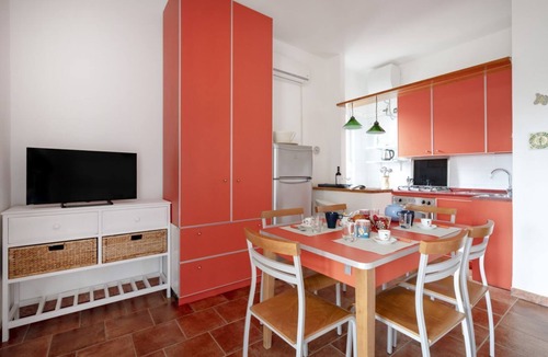 Polignano a Mare Villa | GuestHost - Charming villa of 75 square meters, ideal for hosting up to 4 people, with a garden, a large outdoor patio of 25 square meters and private reserved parking.Located in a strategic position, very close to the sea, the ring roads and the port, i