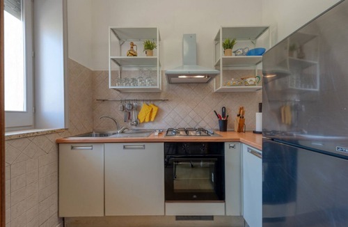 Giorgilorio Apartment | GuestHost - Charming apartment in a villa of about 60 sqm, able to accommodate up to 4 people, located on the mezzanine floor (accessible via steps).The house is located in Surbo, a town a few km from Lecce, in a residential but well-served area. In abou