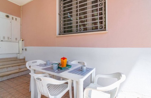 Marina Centro Apartment | GuestHost - Comfortable apartment located on the ground floor of a renovated building.In 110 m2 of space, it comfortably accommodates 4 people with two double bedrooms and two bathrooms.Possibility to park for free inside the property, in the courtyard (