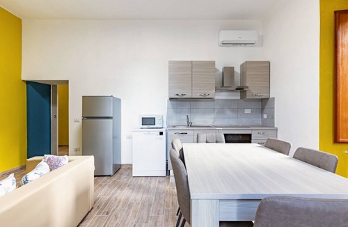 Perugia Apartment | GuestHost - Cozy apartment equipped with all comforts to accommodate 4 people, with 2 bedrooms, 2 bathrooms and private garden. Located in an elegant period building in Art Nouveau style, it is outside the restricted traffic zone, but just a 10-minute wa