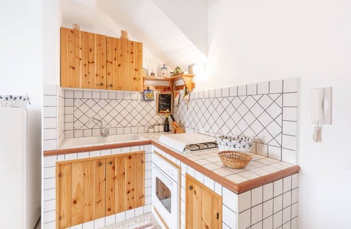 Casa Santa Apartment | GuestHost - Cozy apartment of about 55 square meters, organized on two levels, able to comfortably accommodate up to 4 people, located on the third floor of a building with lift (4 steps to access it). The accommodation is located inside the Erice Beach