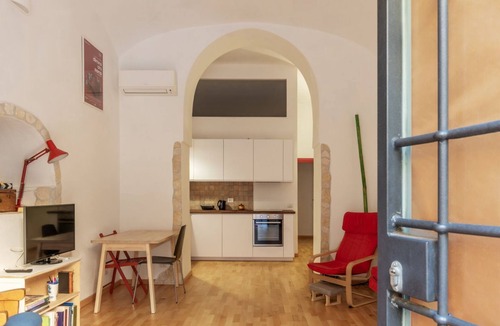 San Lorenzo Apartment | GuestHost - Cozy apartment of 60sqm, can accommodate up to 2 people, located on the ground floor of a building with private entrance directly on the street.The property is located in the San Lorenzo area, a district renowned for its bars and nightlife.If