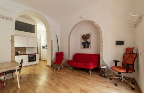 San Lorenzo Apartment | GuestHost - Cozy apartment of 60sqm, can accommodate up to 2 people, located on the ground floor of a building with private entrance directly on the street.The property is located in the San Lorenzo area, a district renowned for its bars and nightlife.If
