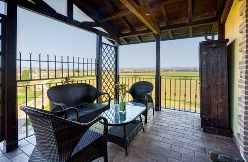 Badiola Apartment | GuestHost - Cosy flat of 80 sqm, sleeping 4 people, on the 2nd floor of a building (NO lift and stairs to access) with covered PARKING SPACE and shared garden with gazebo.We are located in San Martino in Campo, a hamlet of Perugia, which enjoys a strateg