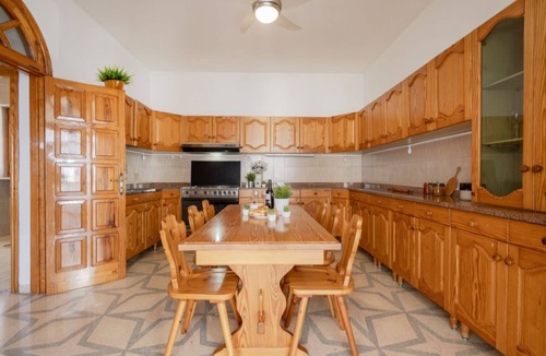 Pozzo Faceto House | GuestHost - La Corte con Vista - with Terrace & Parking
