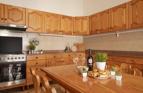 Pozzo Faceto House | GuestHost - La Corte con Vista - with Terrace & Parking