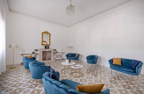 Selva di Fasano House | GuestHost - Large room ideal for two, featuring a private bathroom and located in a villa in Borgo Lucia, a complex with a large shared garden. Surrounded by greenery, the accommodation is located in Selva di Fasano, a quiet hillside hamlet in the munici