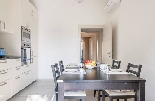 Province of Bologna Apartment | GuestHost - Large, bright and well-kept apartment on the third floor of a building near the Maggiore Hospital. The historic center is easily accessible by public transport.The apartment, ideal for 5 people, is fully equipped and has 24h WiFi, A/C and h