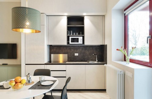 Saragozza-Porto Apartment | GuestHost - The apartment is located in a strategic point: a few steps from the Ospedale Maggiore, not far from the exit of the ring road and the motorway.The main services (restaurants, bars, supermarkets, shops) are in the immediate neighborhood.Ideal