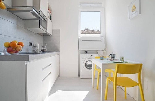 San Donato-San Vitale Apartment | GuestHost - The apartment is located in a quiet area, in a closed/private street overlooking the green and private gardens.It is located in a strategic position, a few steps from the historic center (the main road is located in absolute proximity to on