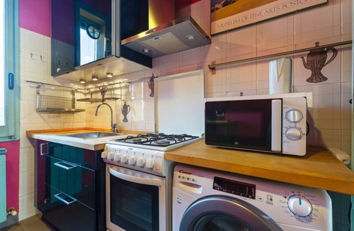Saragozza-Porto Apartment | GuestHost - The apartment is located in the Saffi district, a residential district and well served 10 minutes from Porta San Felice.Easily reachable from the station, from Bologna Marconi airport, from the motorway exit and from the city center.Near the