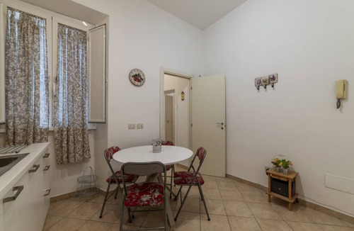 Salario Apartment | GuestHost - This spacious 55sqm apartment with four bedrooms is able to accommodate up to 8 people. Located on the first floor (with elevator not suitable for disabled) of a restored period building, the apartment overlooks the private park of Villa Alba