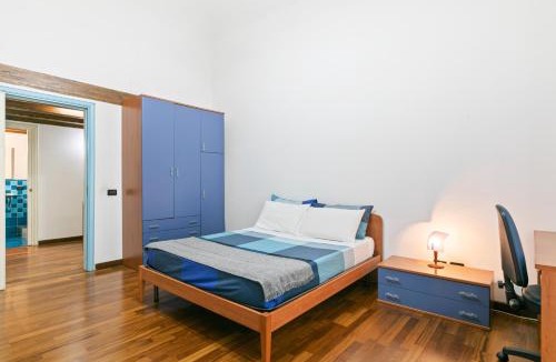 Centro Storico Apartment | GuestHost - Vittorio Emanuele & Via Roma Colorful Apartment
