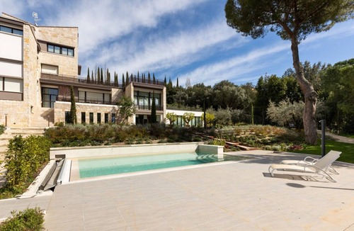 Perugia Apartment | GuestHost - Wonderful apartment that accommodates up to 4 people, on two levels and equipped with all comforts, including a large terrace overlooking the city and the hills. The accommodation is located in a modern condominium complex with a shared swimm