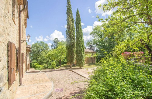 Umbertide House | HAMLET THE POET - LODGE HOUSE