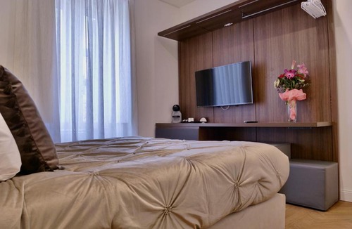 Rione III Colonna House | Helmirage Luxury Trevi