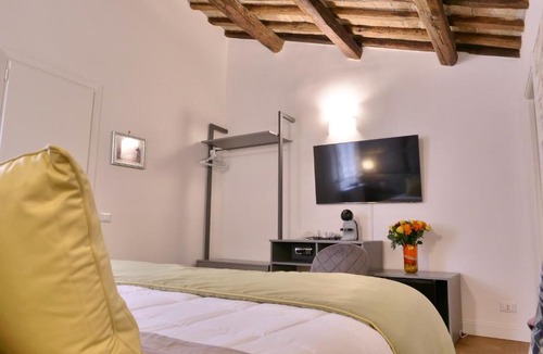 Rione III Colonna House | Helmirage Luxury Trevi