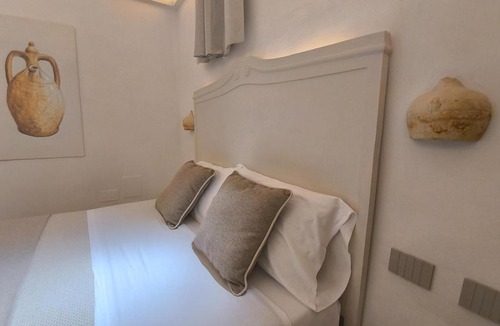 Brindisi Histotic Center Apartment | Heritage Double Suite - Sleep under authentic star-vaulted ceilings
