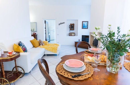 Montelabbate Apartment | Hill of angels villa with spacious garden