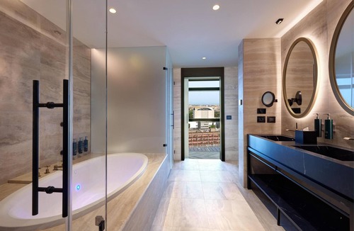 EUR Hotel | Hilton Rome Eur La Lama